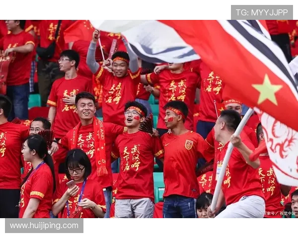 中国男足奋力逆转韩国队 全场鏖战展现拼搏精神点燃全国球迷激情