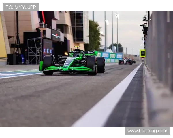 F1新赛季揭幕战精彩纷呈 全球车迷热情高涨各队实力对比引人关注