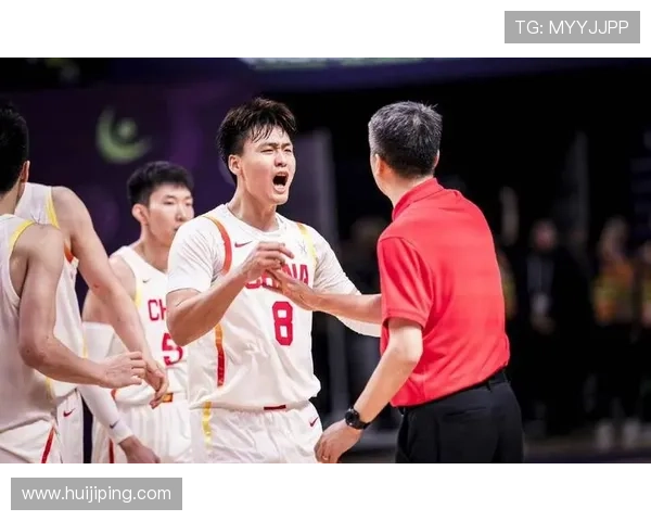 中国男篮征战国际赛事展现实力，年轻球员崭露头角备受关注